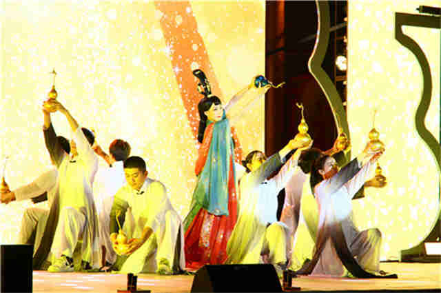 人民网 “qy千亿节日·丰登节”2020中国（葫芦岛）葫芦文化节开幕